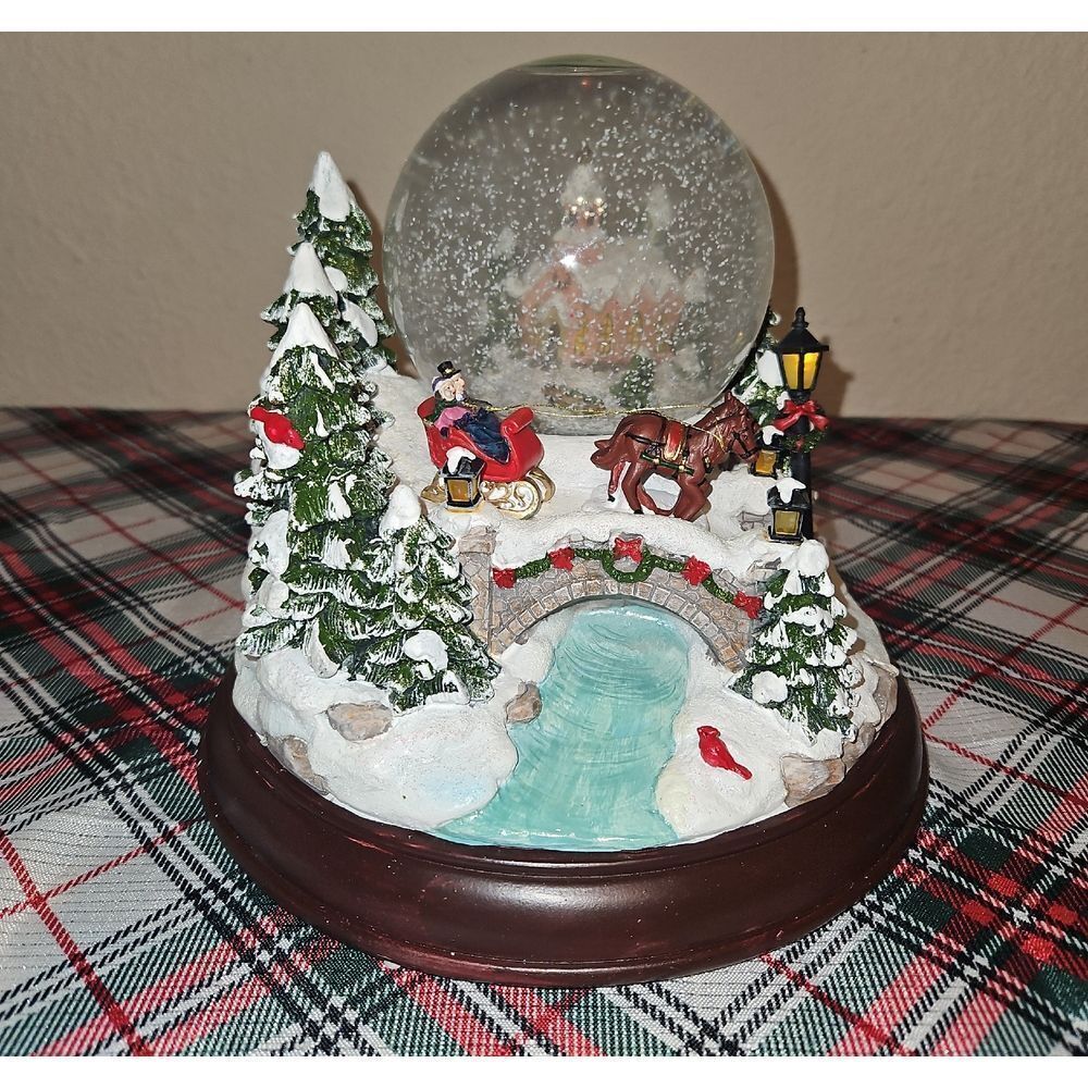 Victorian Trading Co. Lighted Christmas Musical Snow Globe